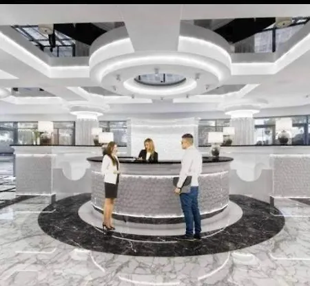Hanza Tower Family With Sauna & Jacuzii & Pool & Spa Apartman *